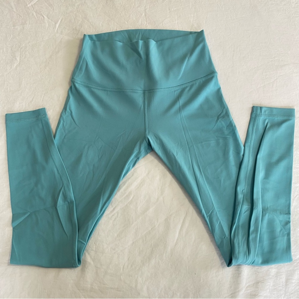 LIKE NEW Lululemon Align Pant 28” Leggings Light Blue 8